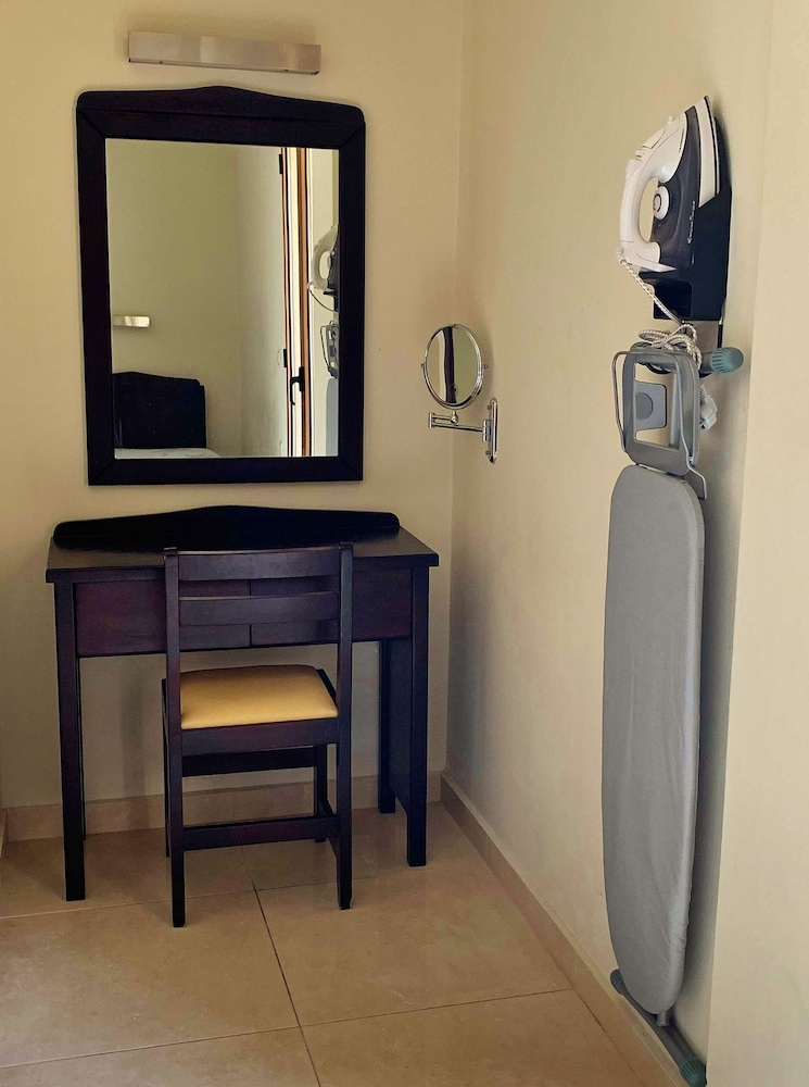 

Brindisi - Malia - 24 Seven Boutique Hotel