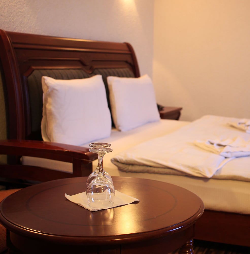 

Bari - Pristina - Hotel Denis