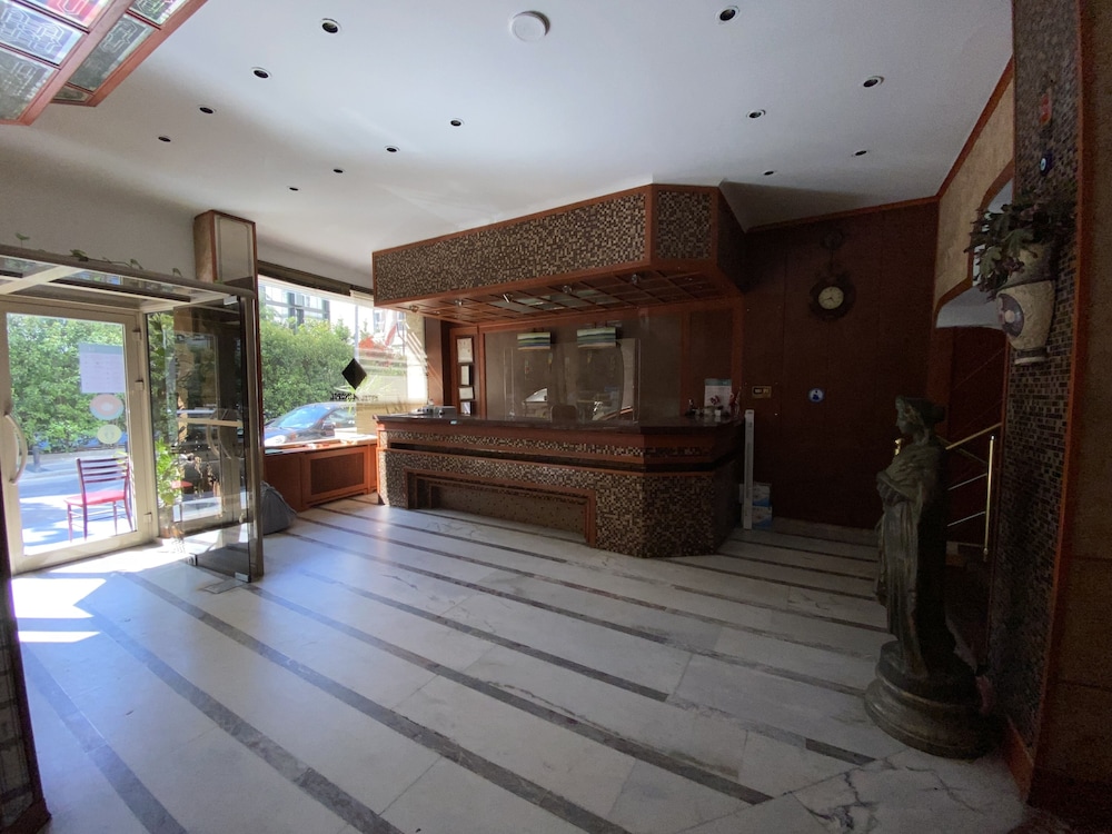 

Bologna - Istanbul - Hotel Monopol