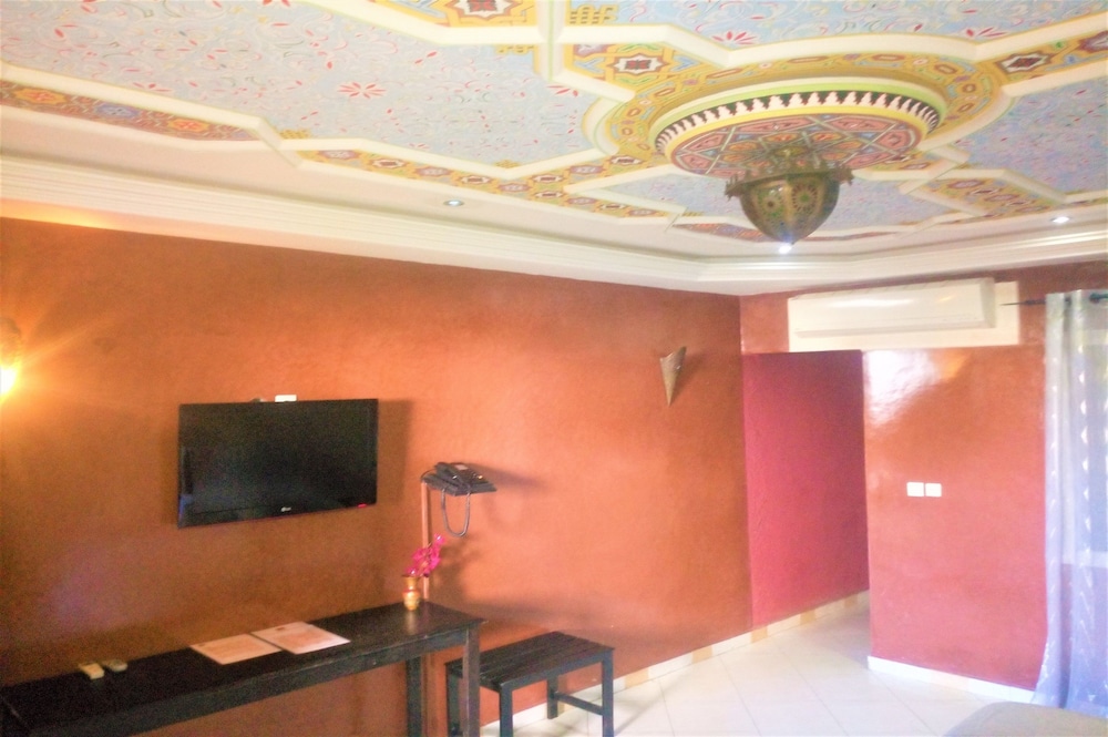 

Milano - Dakar - Hotel Cabourg