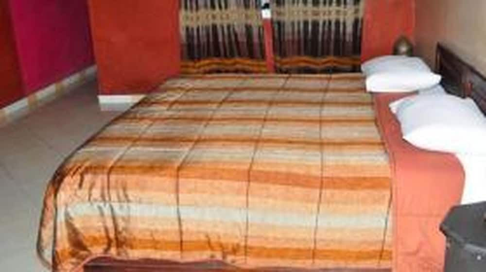 

Venezia - Dakar - Hotel Cabourg