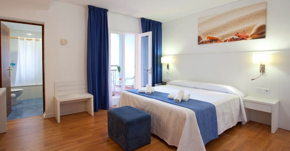 

Bari - Calas de Mallorca - Hotel Cala Murada