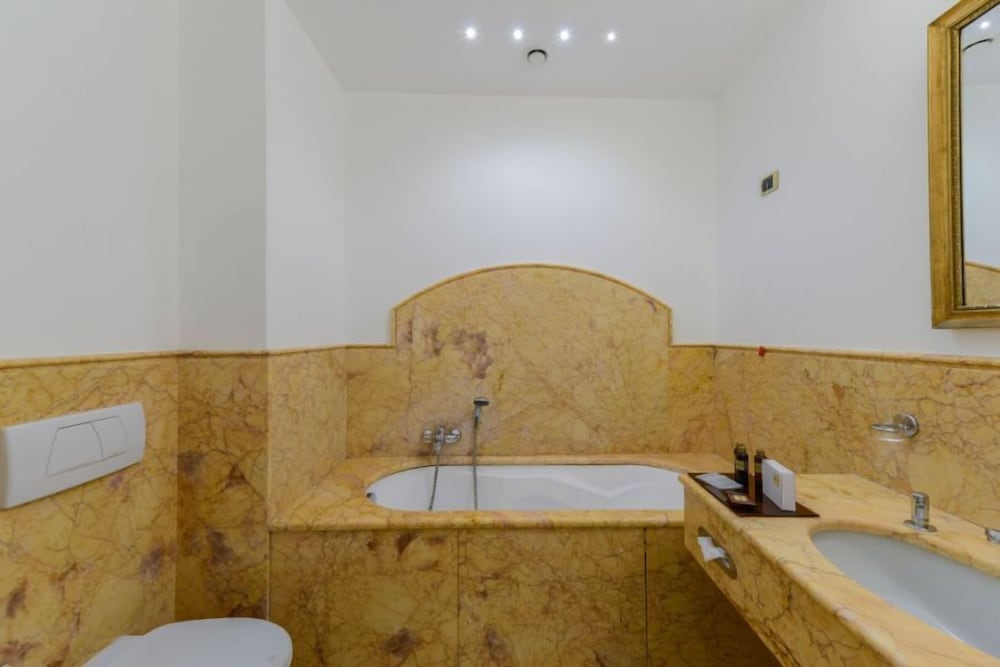 

Bari - Trieste - Albergo Alla Posta