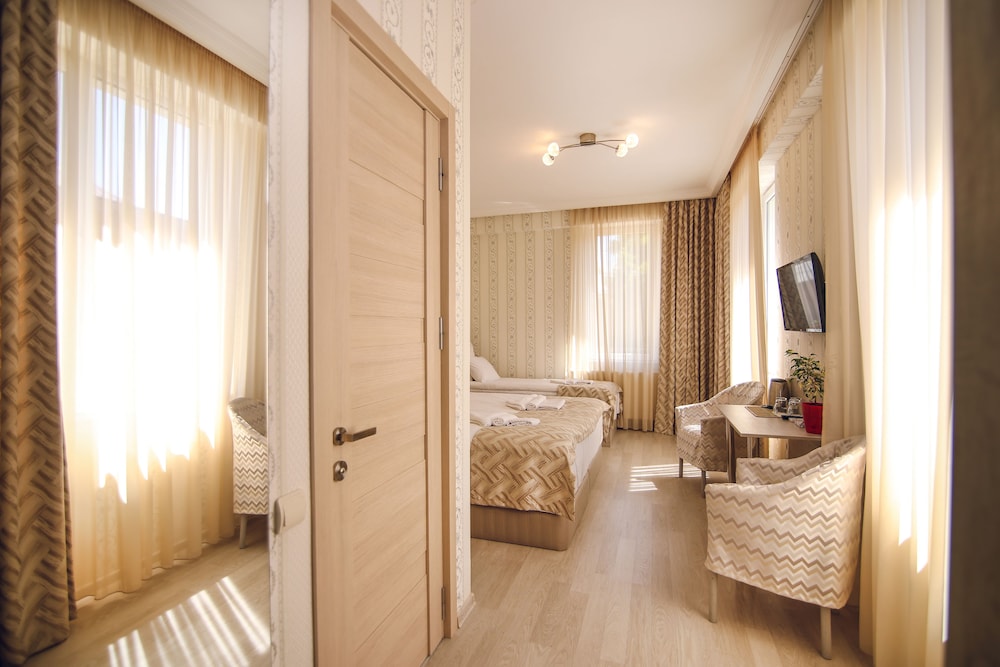 

Milano - Tbilisi - Hotel Kenari