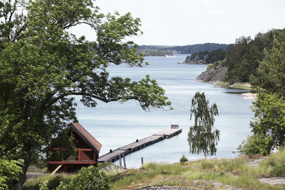 

Milano - Vaxholm - Skeviks Gård