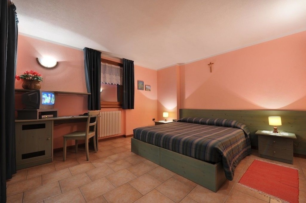 

Catania - Madesimo - Hotel Tambò