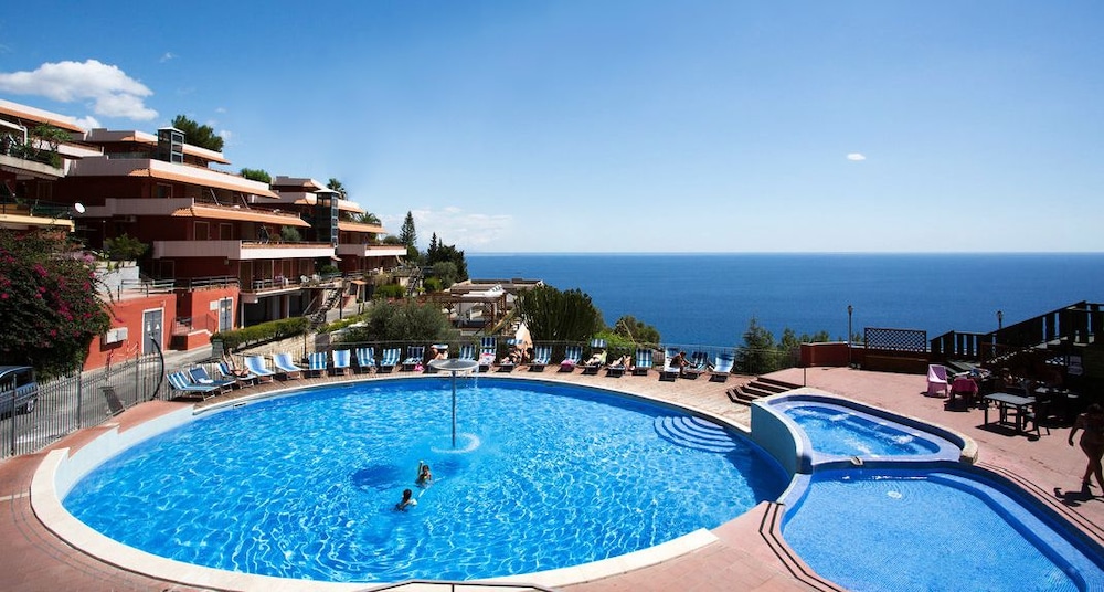 

Pescara - Taormina - Residence Letojanni