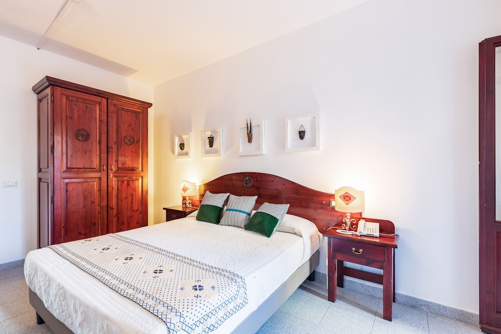 

Catania - Orosei - Hotel S'Ortale