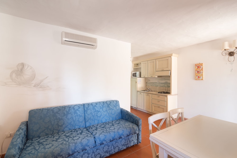 

Verona - Porto San Paolo - White Sand Residence