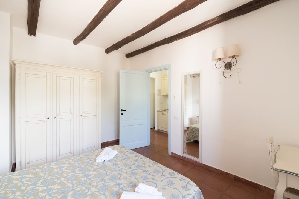 

Verona - Porto San Paolo - White Sand Residence