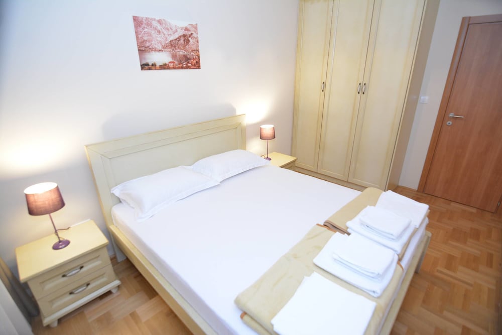 

Roma - Kotor - Apartments Dobrotski Dvori