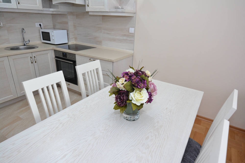 

Bologna - Kamenari - ROOMS & APARTMENTS DOBROTSKI DVORI