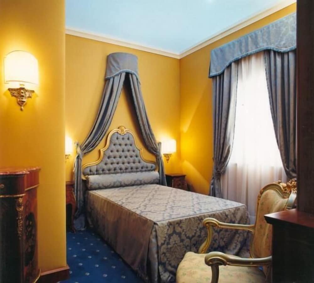

Venezia - Praiano - Grand Hotel Sant'Orsola