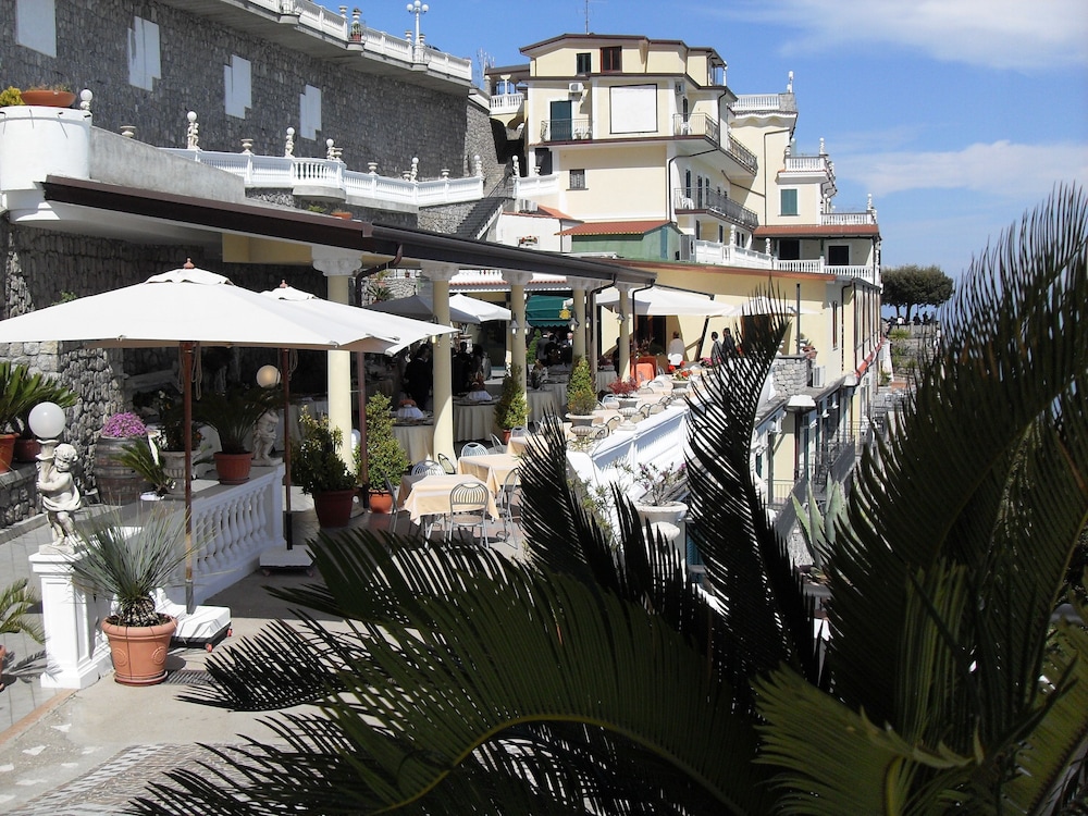 

Torino - Praiano - Grand Hotel Sant'Orsola