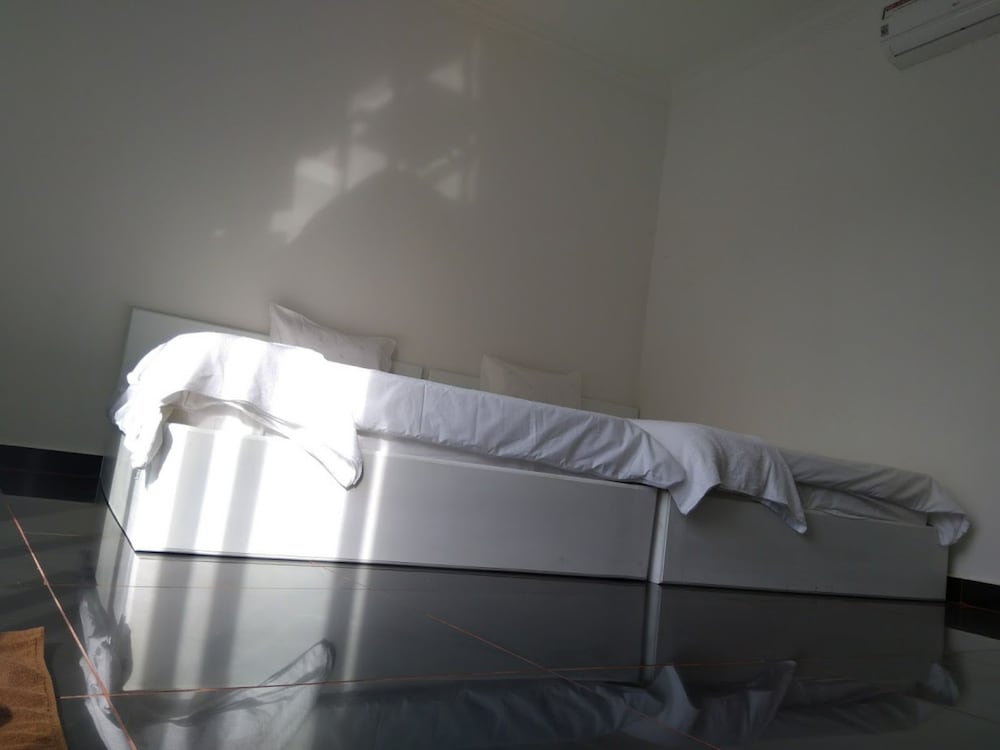 

Milano - Sihanoukville - MStay Resort