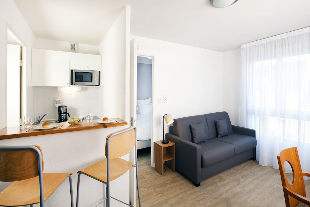 

Roma - Angers - Séjours & Affaires Angers Atrium
