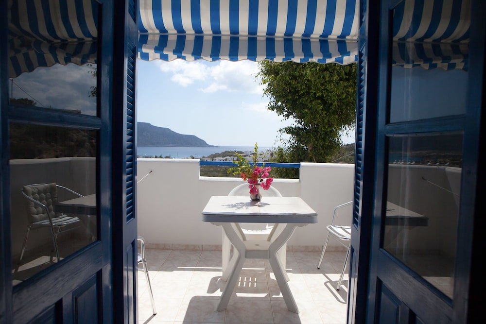 

Milano - Karpathos, Isole Greche - Vardes Hotel Studios