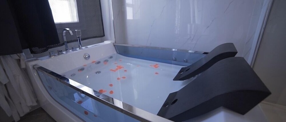 

Milano - Sant'Isidoro - Hotel Royal - Beauty & Spa