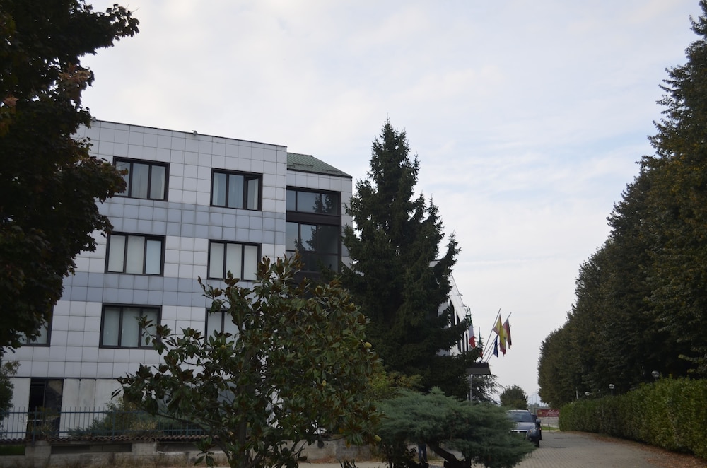 Pinerolo - HOTEL CAVALIERI