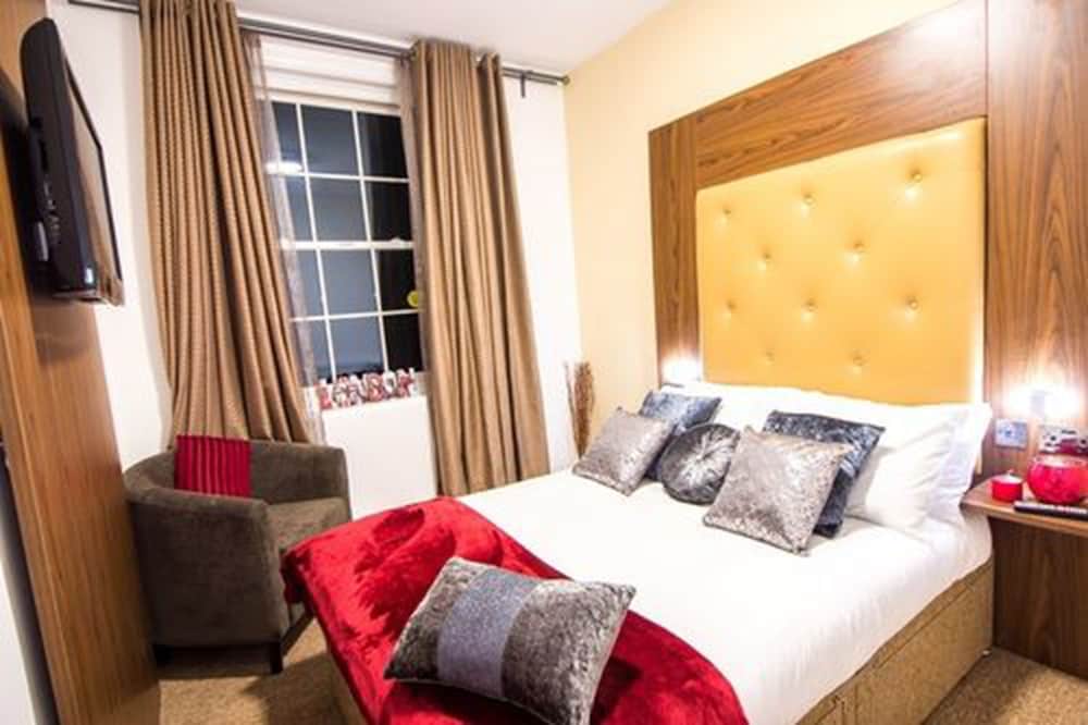 

Torino - Crawley - Trivelles Gatwick Hotel & airport Parking