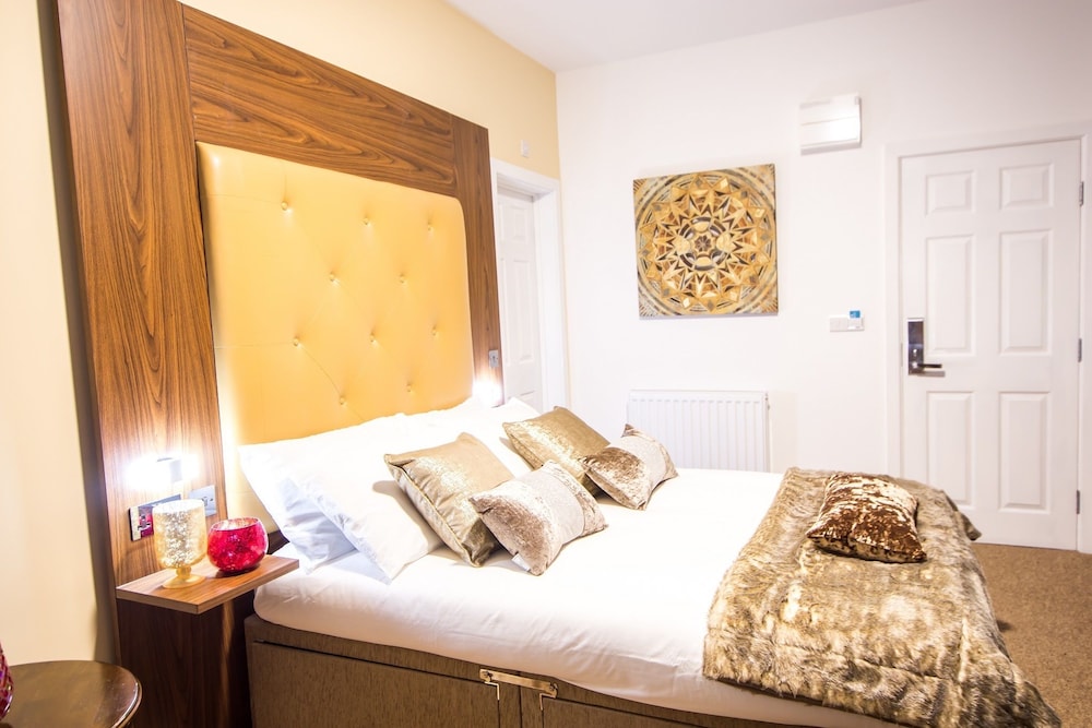 

Torino - Horley - Trivelles Gatwick Hotel & airport Parking