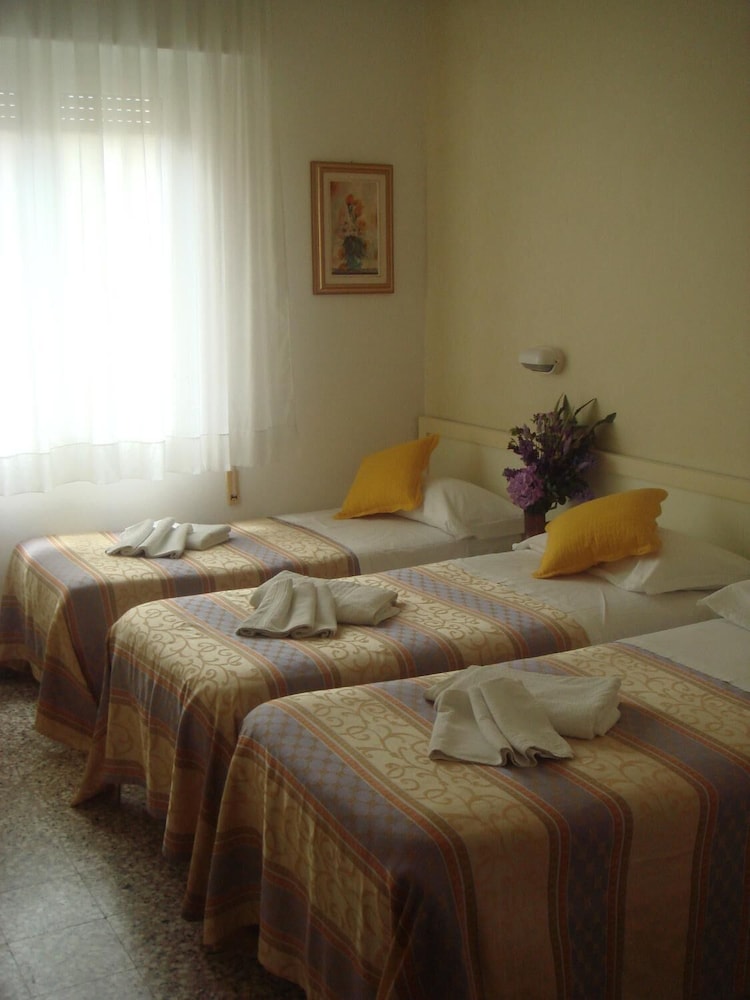 

Roma - Riviera Romagnola, Mare Italia - Hotel Arcade