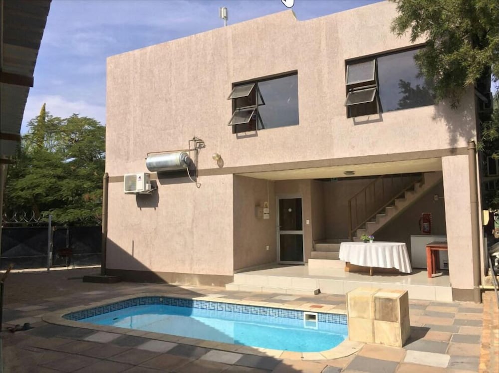 

Milano - Windhoek - Kamho Pension Hotel