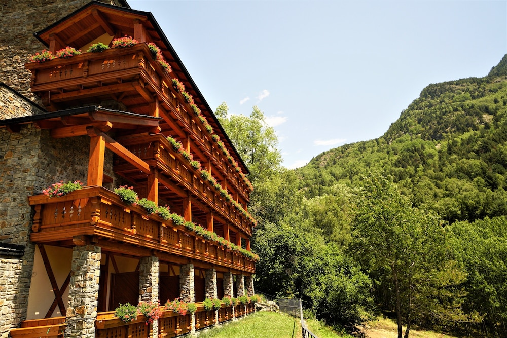 

Napoli - Arinsal - Hotel & Spa Xalet Bringue