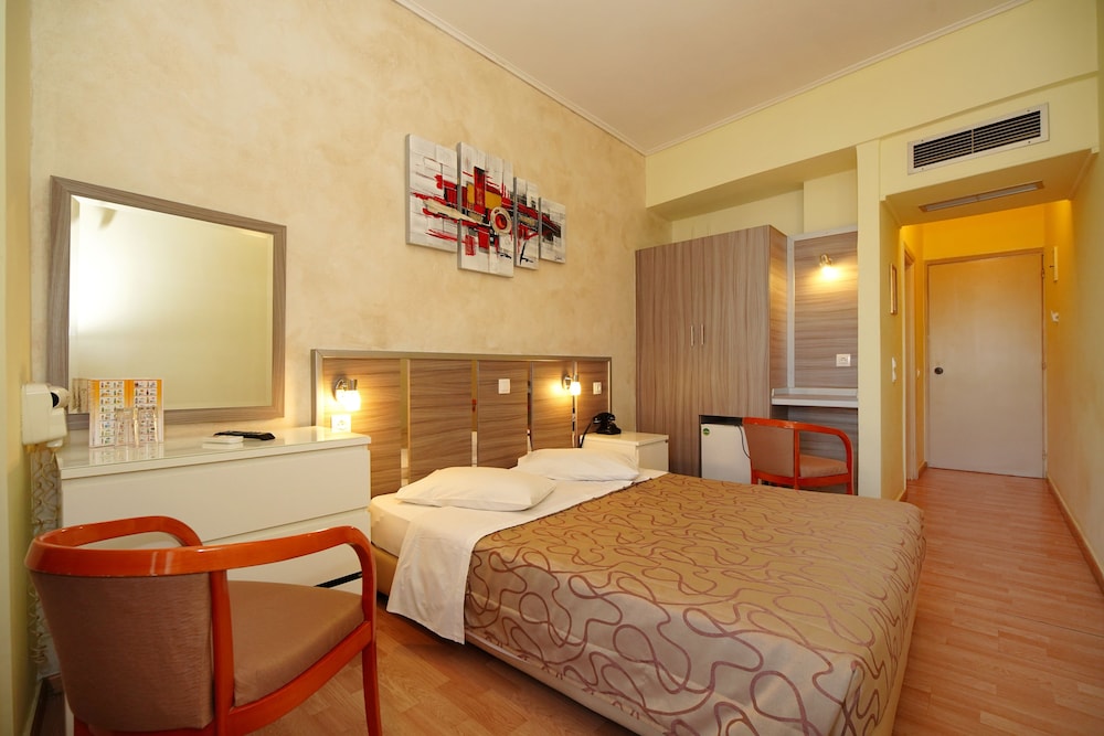 

Venezia - Pireo - Socrates Hotel