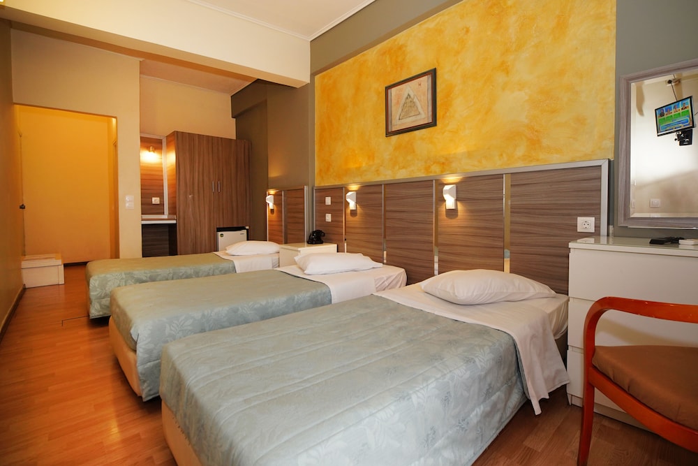 

Bari - Pireo - Socrates Hotel