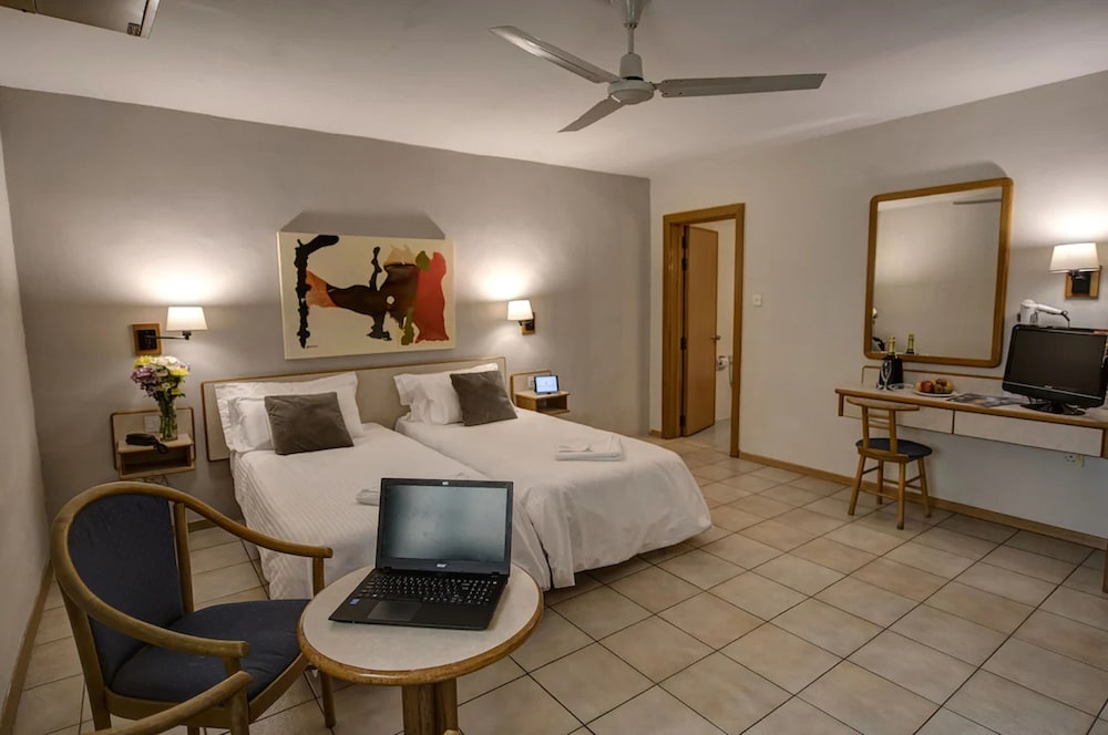 

Milano - Qormi - Sliema Chalet Hotel