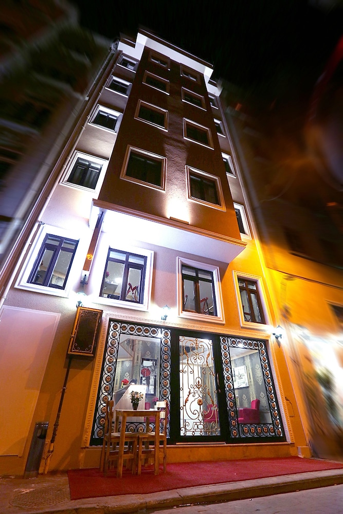 

Torino - Istanbul - Taksim Maxwell Hotel