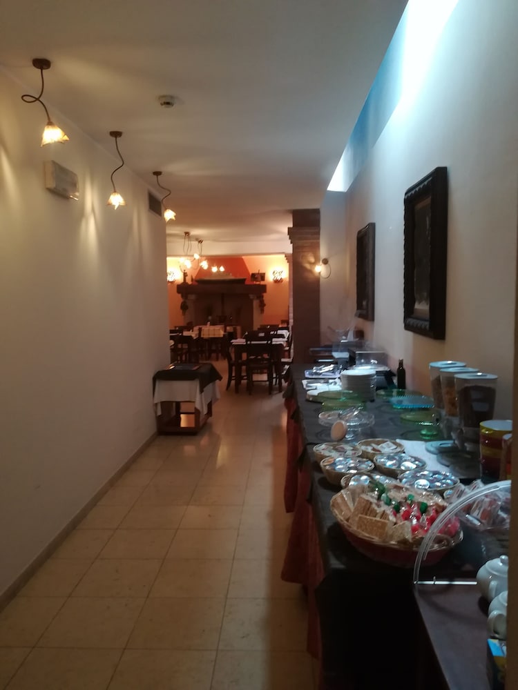 

Roma - Pavia - Hotel Ristorante Italia