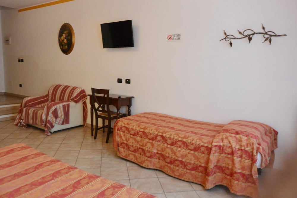 

Catania - Pavia - Hotel Ristorante Italia