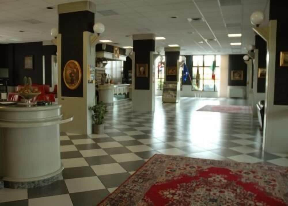 

Milano - Faenza - Hotel Cavallino