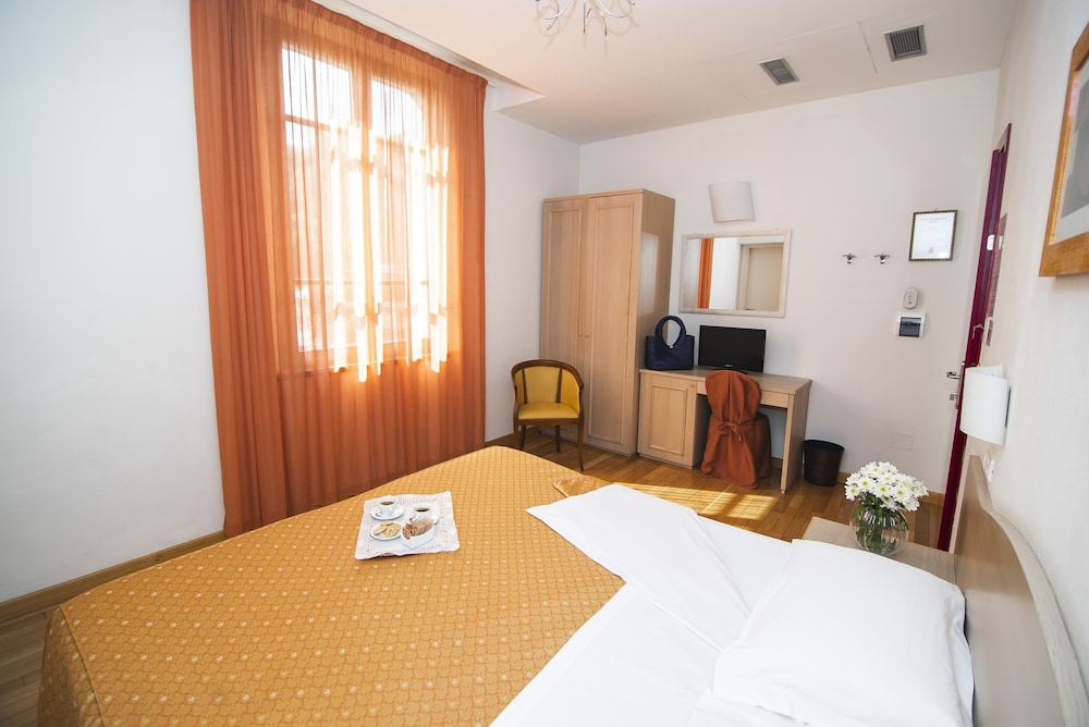 

Roma - Sovicille - Hotel La Colonna