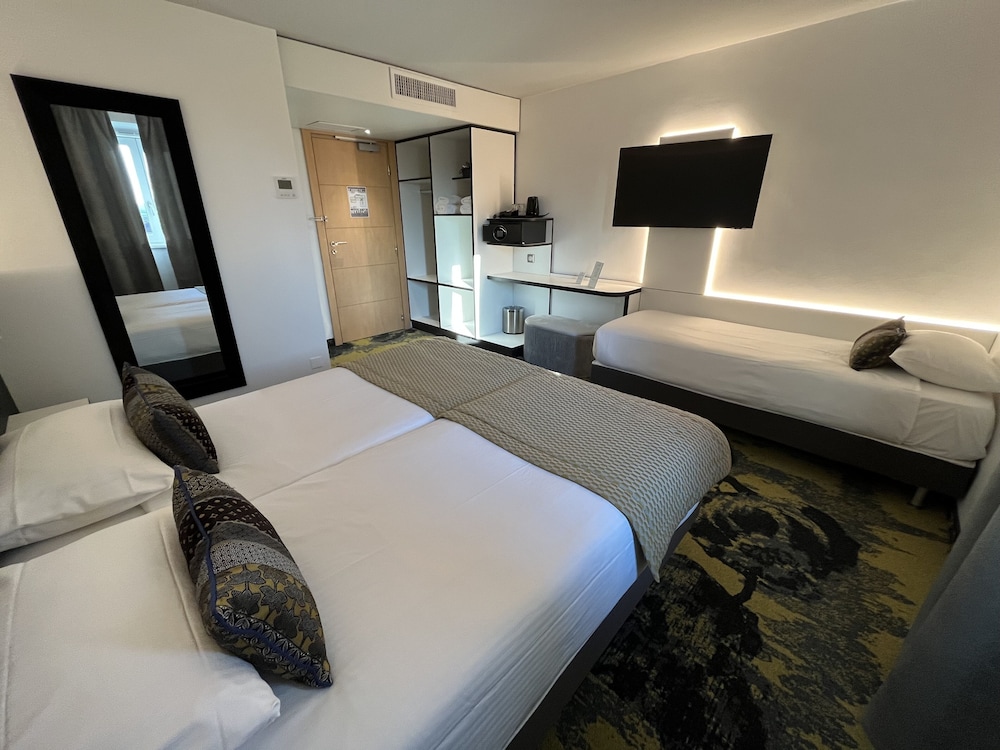 

Milano - Houssen - Brit Hotel, Spa & Restaurant - Colmar Est