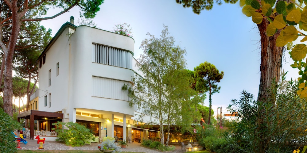 

Milano - Marina di Ravenna - Hotel Columbia