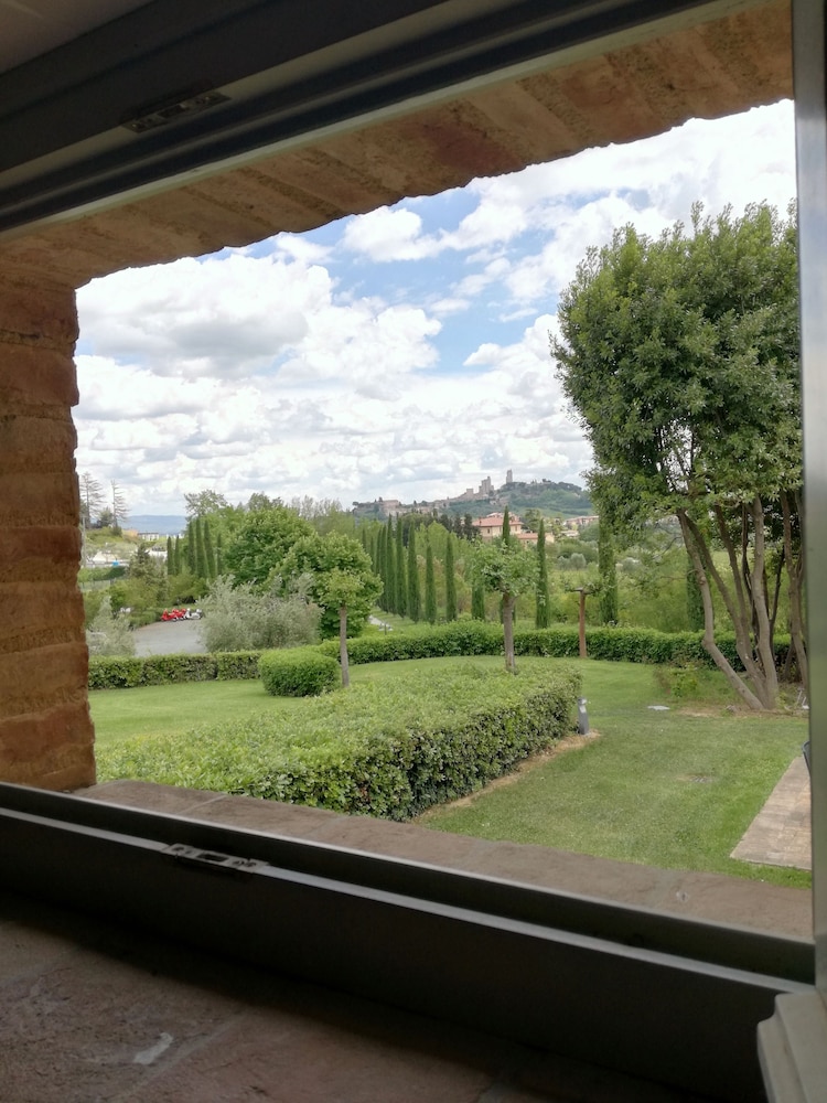 

Cagliari - San Gimignano - Villa Ducci