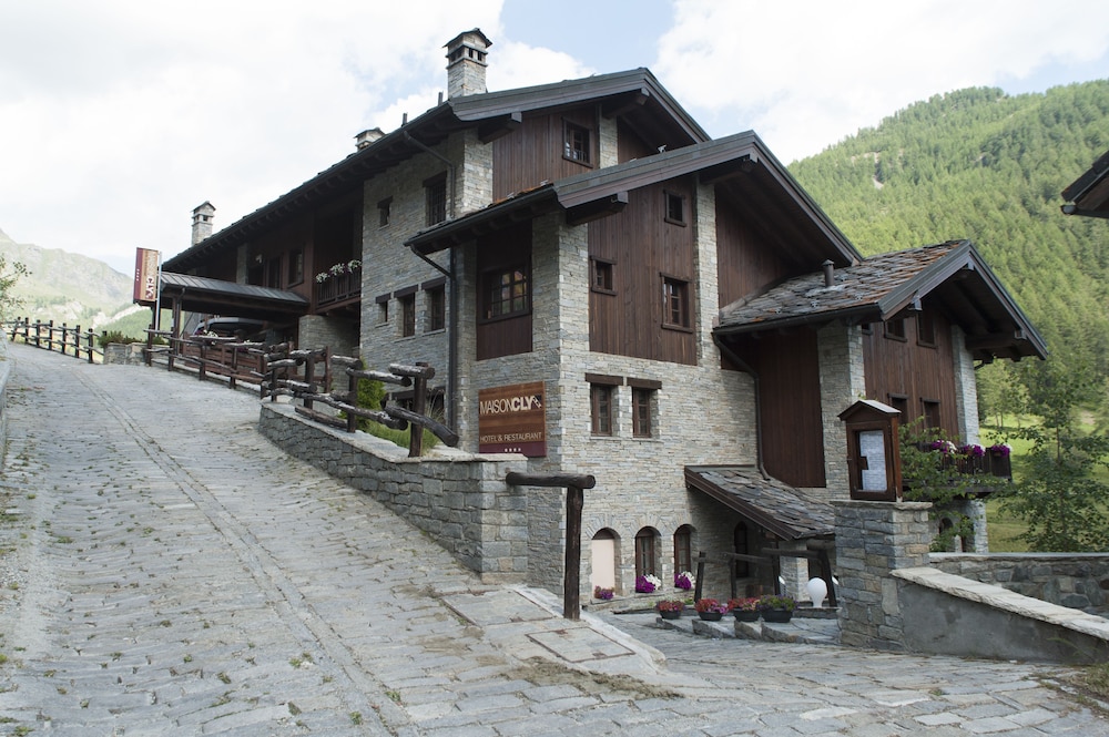 

Napoli - Champoluc - Maison Cly