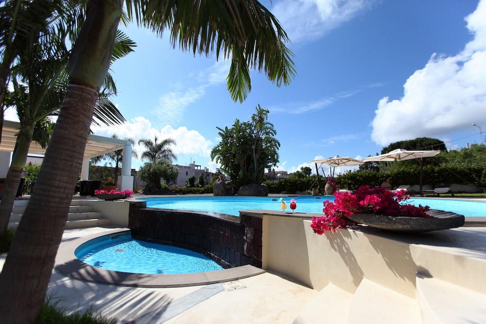 

Milano - Isole Eolie, Sicilia - Residence Hotel La Giara