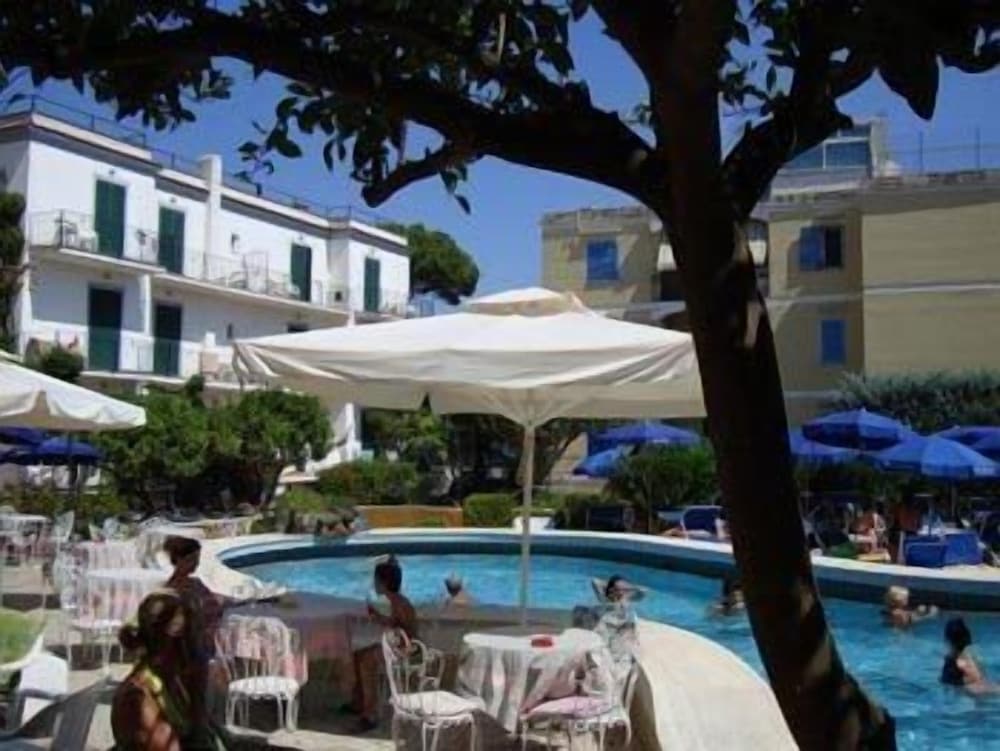 

Milano - Ischia - Hotel Royal Terme