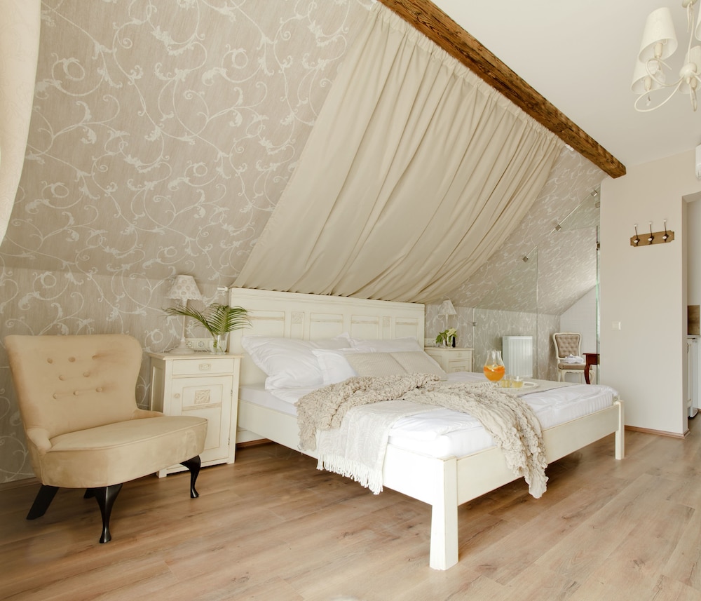 

Milano - Balaton lac - Barackvirág Apartmanház