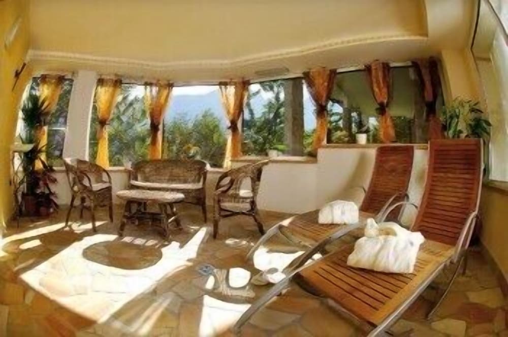

Cagliari - Madonna di Campiglio - Nivis Hotel