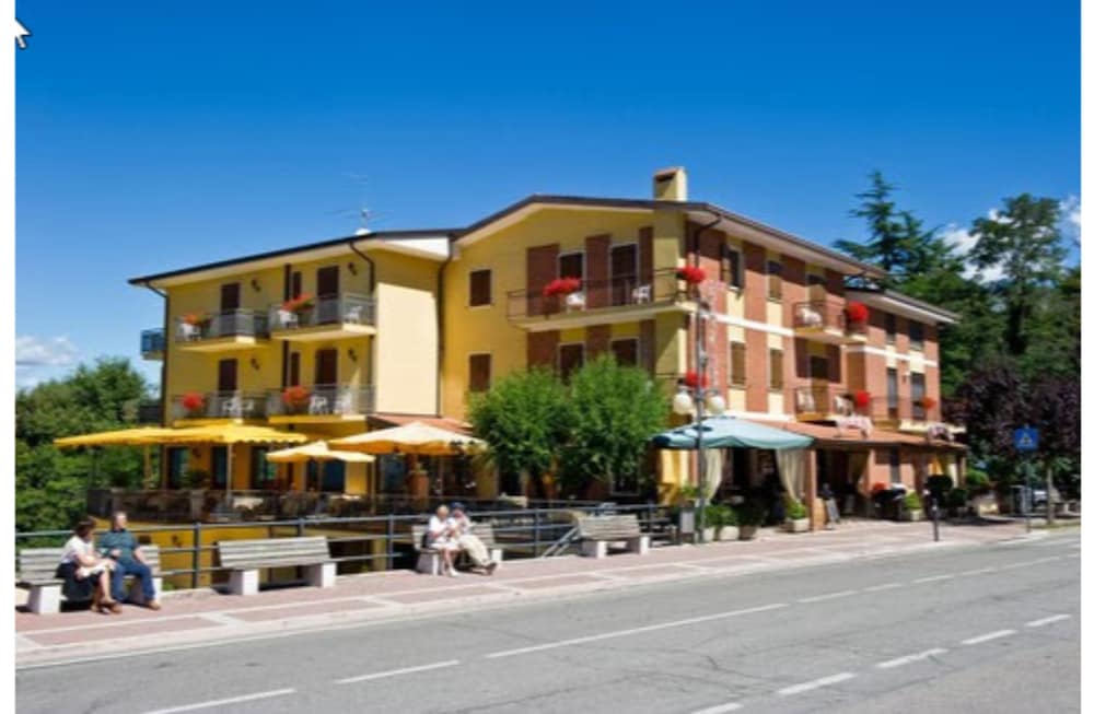 

Bari - Gargnano - Hotel Costabella
