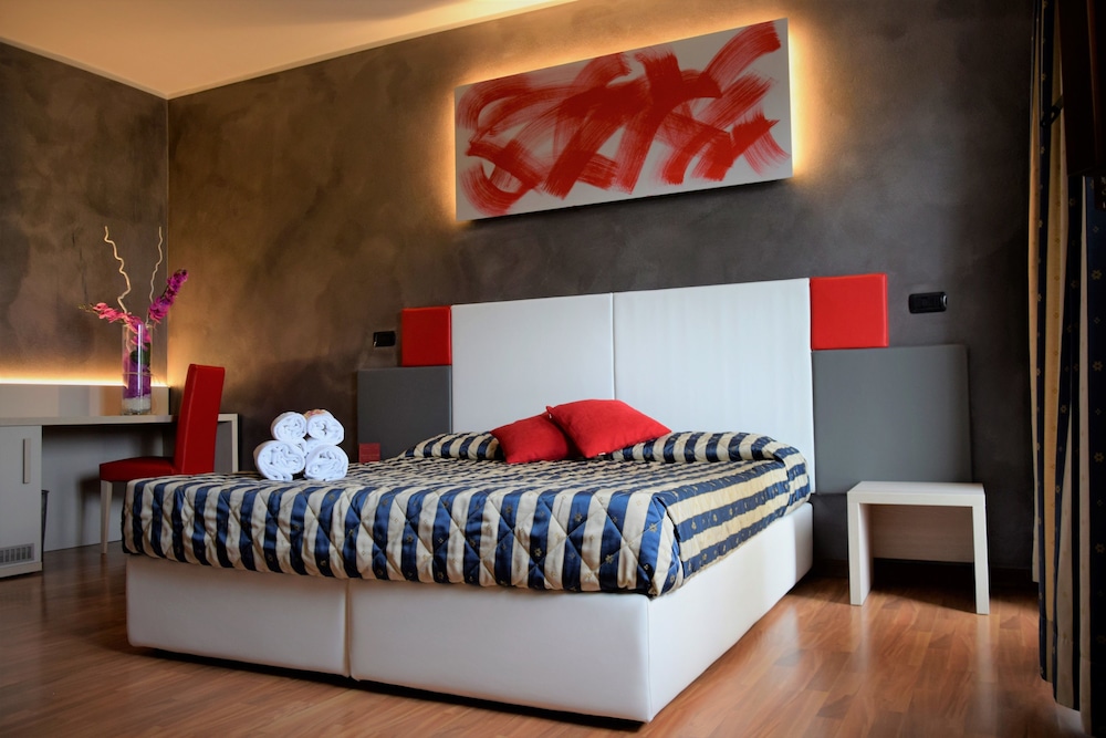 

Lamezia Terme - Gargnano - Hotel Costabella