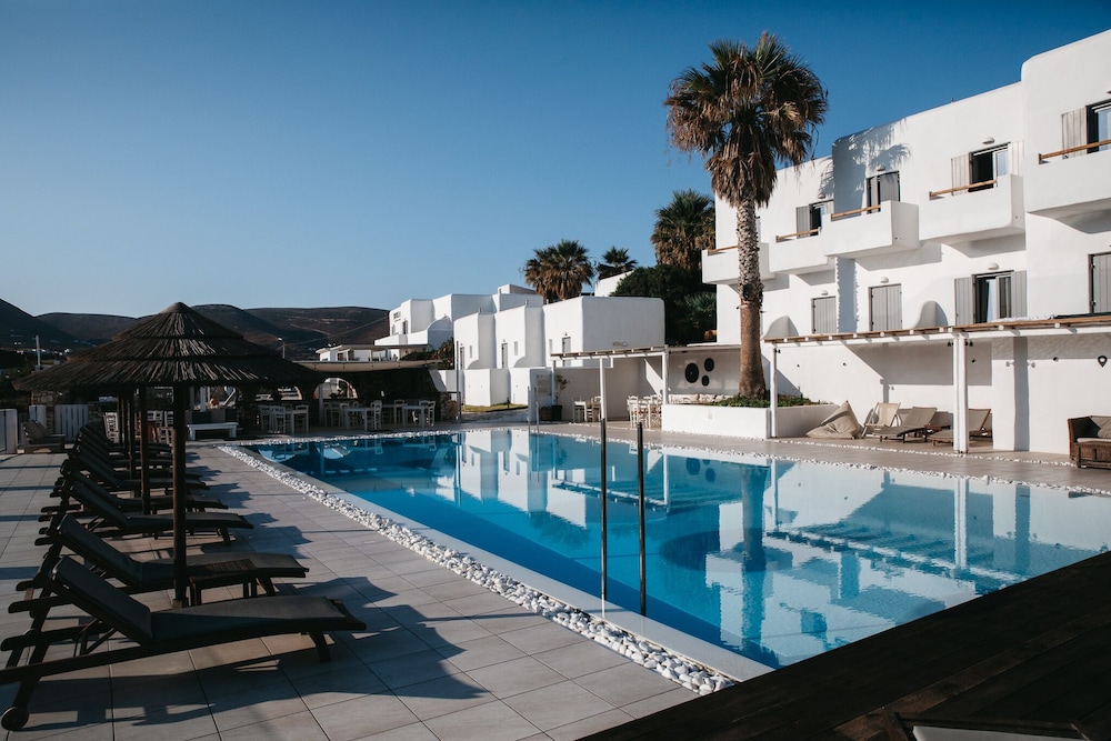 

Milano - Pounda - Paros Bay