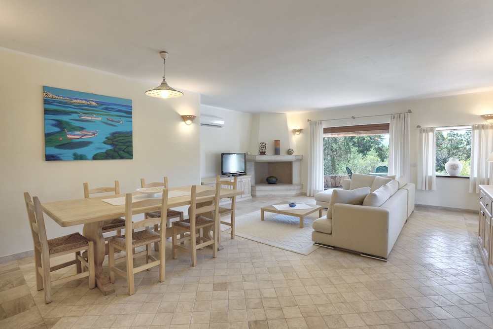 

Reggio Calabria - Golfo Aranci - Hotel Nibaru