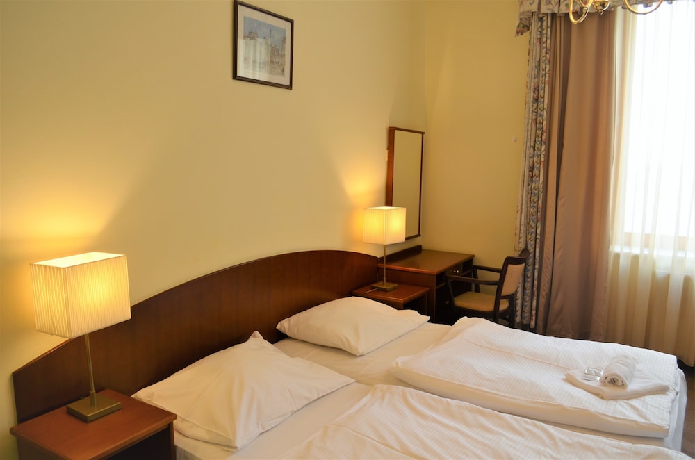 

Roma - Karlovy Vary - Hotel Petr