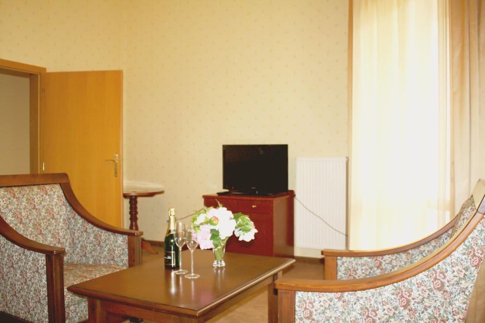 

Napoli - Karlovy Vary - Hotel Petr